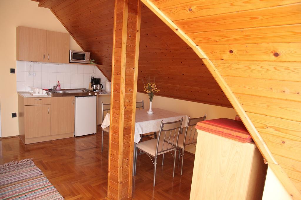 Andrea Apartmanhaz บาลาตองโยรอค ภายนอก รูปภาพ
