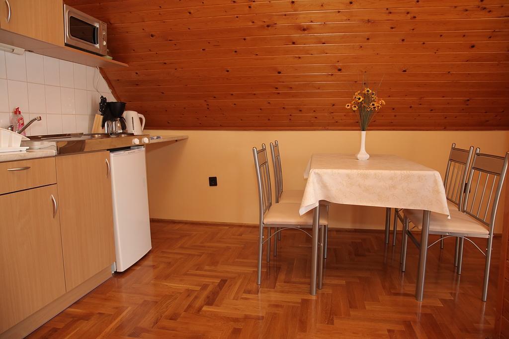 Andrea Apartmanhaz บาลาตองโยรอค ภายนอก รูปภาพ