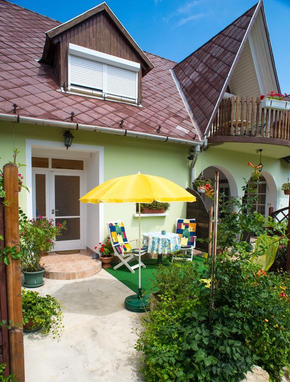 Andrea Apartmanhaz บาลาตองโยรอค ภายนอก รูปภาพ