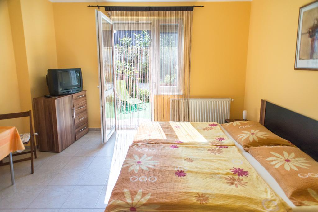 Andrea Apartmanhaz บาลาตองโยรอค ภายนอก รูปภาพ