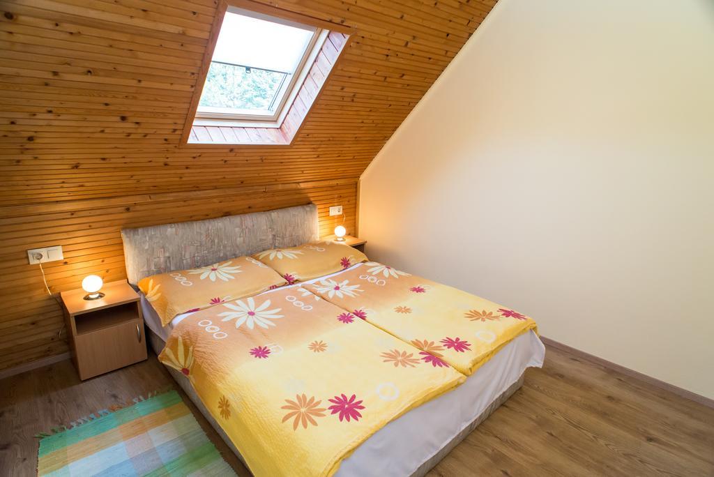 Andrea Apartmanhaz บาลาตองโยรอค ภายนอก รูปภาพ